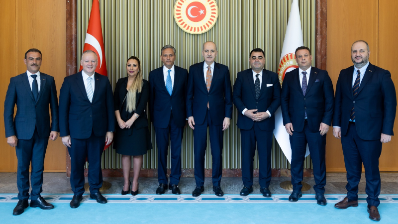 TBMM Başkanı Kurtulmuş’u makamında ziyaret eden, Türkiye Seyahat Acentaları Birliği